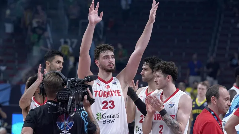 12 Dev Adam Polonya Maçı: Yarı Final Bileti TRT 1'de!