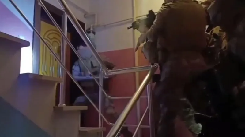 9 ilde organize suç örgütü üyelerine şafak operasyonu: 42 gözaltı