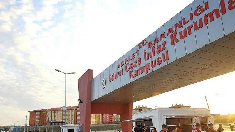 Akif Beki'den Çarpıcı Cezaevi Yorumu: Hainler Kahraman mı Olacak?