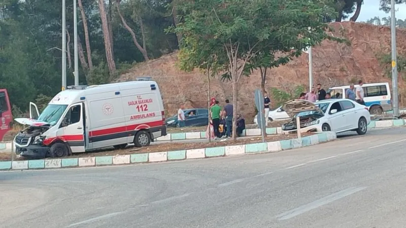 Hatay'da Ambulans Dehşeti! 5 Yaralı, İşte Olay Yerinden İlk Görüntüler