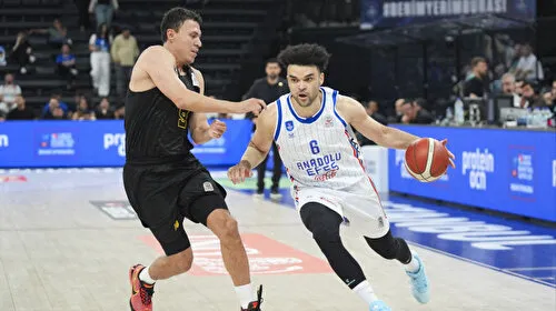 Anadolu Efes Fırtınası! Play-Off'ta Mersin'e İlk Darbe