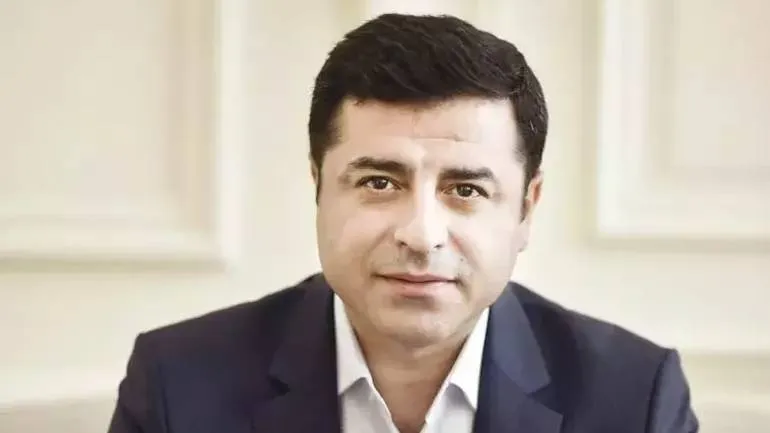 Öcalan'dan Demirtaş'a Şok Sözler! Ankara Kulisleri Karıştı