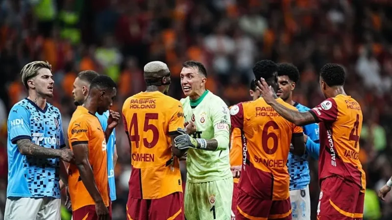 Galatasaray Şampiyonluk Kutlaması: Başakşehir'i Devirdi!