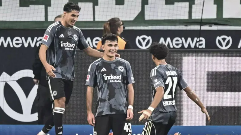 Can Uzun Şov! Frankfurt, Deplasmanda Gol Yağdırdı!