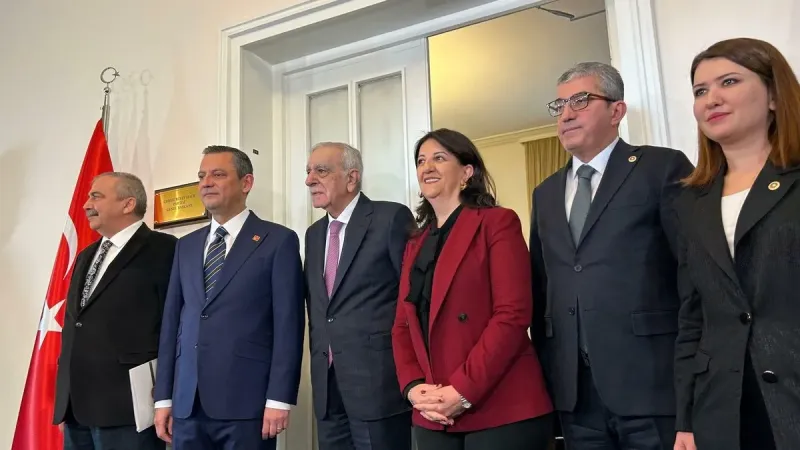 DEM Parti CHP Ziyareti: Siyasette Neler Oluyor? Şok Detaylar!