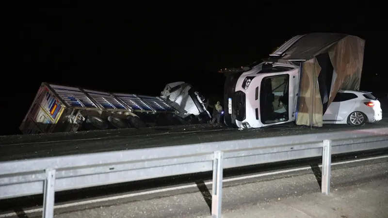 Diyarbakır'da 5 araç birbirine girdi: 4 ölü, 13 yaralı