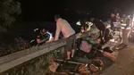 Düzce’de gece yarısı feci kaza: Minibüsten fırlayan yolcular bariyerleri aştı!