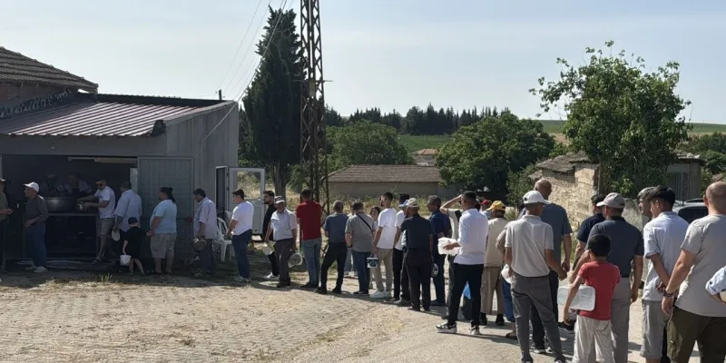 Edirne'de Asırlık Bayram Sofrası: Köy Halkı Tek Yürek!