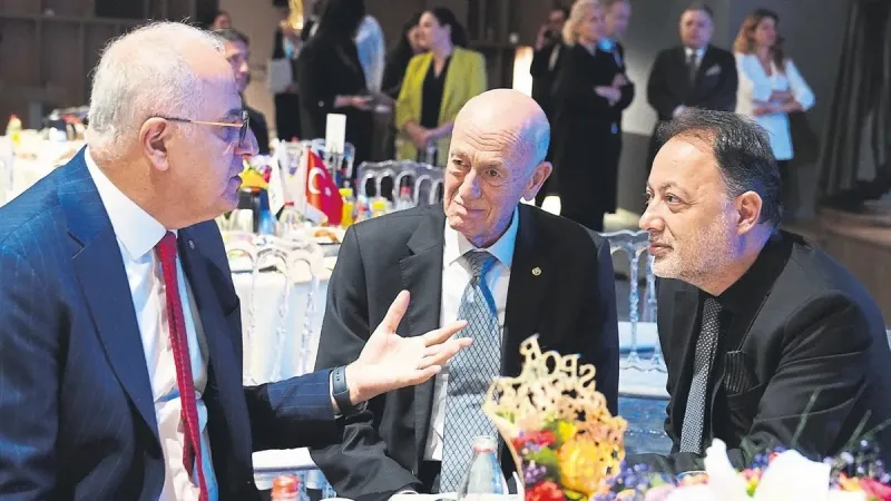 Voleybol Devrimi mi? Başkan Üstündağ'dan Statta Voleybol Şovu!