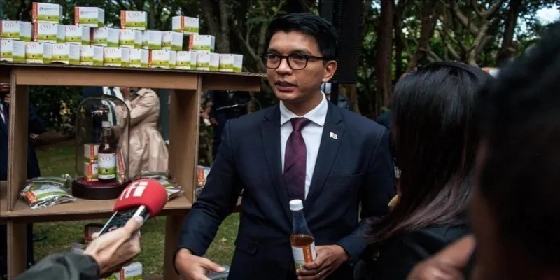 Eski cumhurbaşkanı vatandaşlıktan çıkarıldı