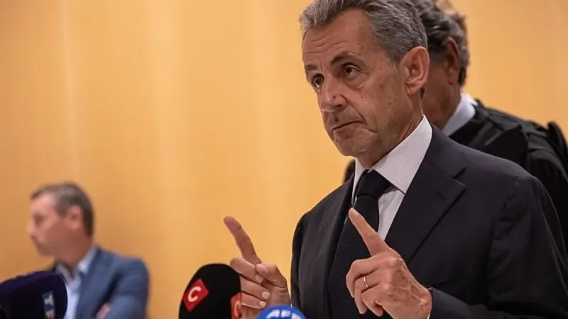 Sarkozy Hapse Girdi! Canlı Yayında Şok Gelişme