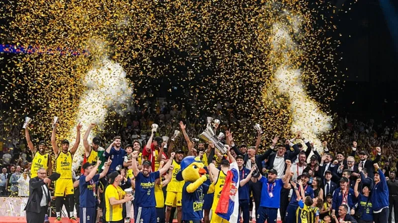 Fenerbahçe Beko Türkiye'de! "Avrupa fatihi olduk!"