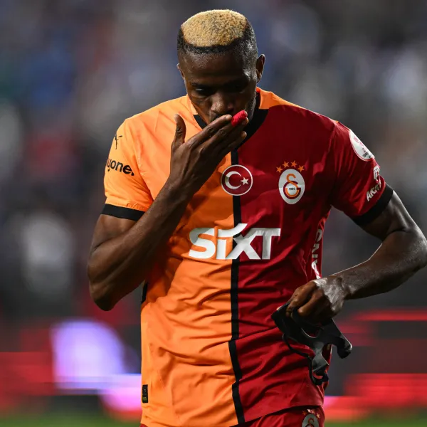 Osimhen Galatasaray'a mı Geliyor? Transfer İddialarına Yanıt!