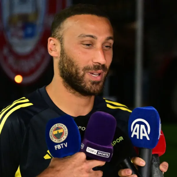 Cenk Tosun'dan Fenerbahçe Yorumu: Herkes Yüzde Yüzünü Veriyor!