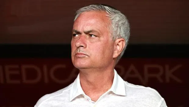 Jose Mourinho 4-2'lik yenilgi sonrası konuştu: 'İki tane maç vardı'