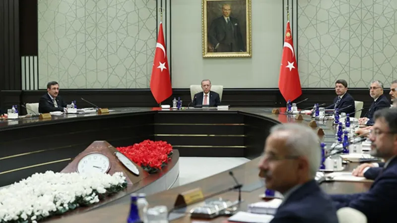 Kabine Sarsılıyor Mu? Tek Garanti Bakan Şaşırttı!