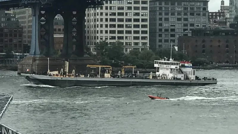 Kanalizasyon Botunda Patlama! New York'ta Korkunç Ölüm