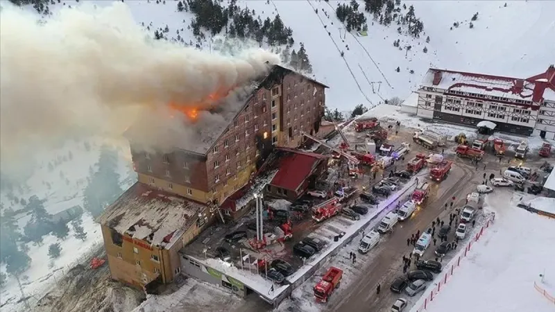 Kartalkaya'daki otel yangınında iddianame kabul edildi: 13 şüpheli hakkında 1998'er yıl hapis talep ediliyor