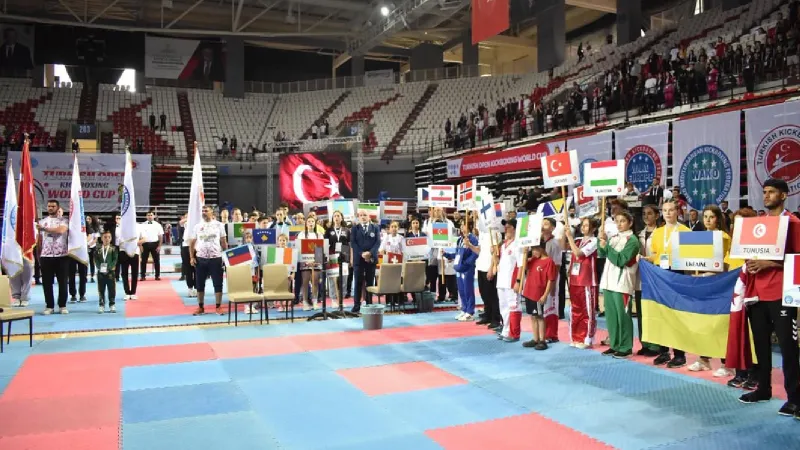 Antalya'da Kick Boksta Dünya Kupası Heyecanı! Türk Sporcular Coştu!