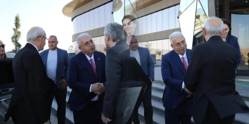 Kılıçdaroğlu'ndan AKP'ye yakın iş insanına 'hayırlı olsun' ziyareti