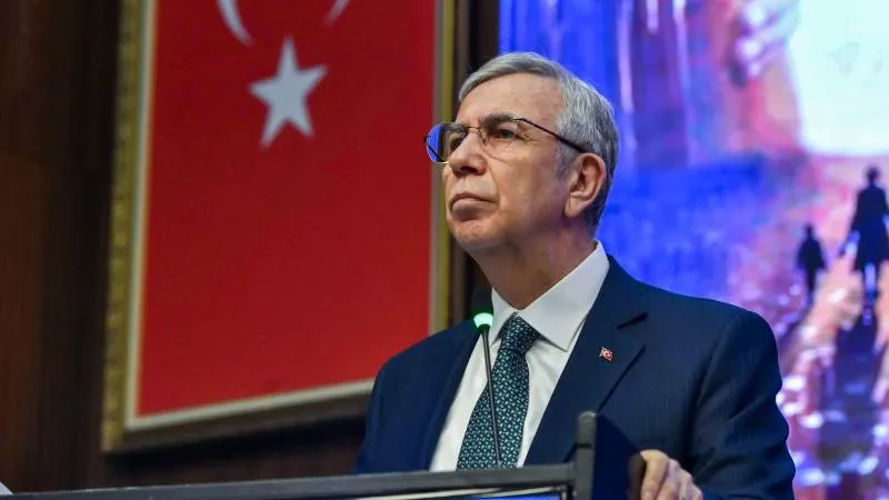 Mansur Yavaş'tan CHP'li belediye başkanlarının gözaltına alınmasına tepki: Haksızlığa, hukuksuzluğa, siyasi operasyonlara boyun eğmeyeceğiz!