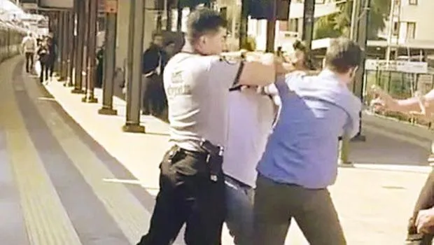 Mavi Gömlekli Sandı, Vurdu! İstanbul'da Silahlı Saldırı Şoku
