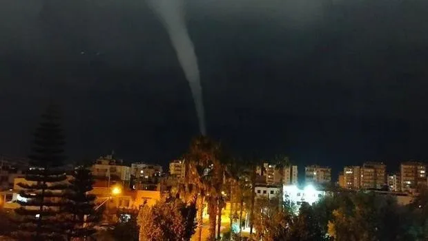 Mersin'de Hortum Dehşeti! O Anlar Kamerada