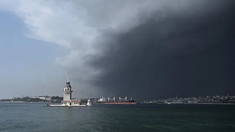 İstanbul'da Fırtına Alarmı! AKOM ve Valilikten Kritik Uyarı