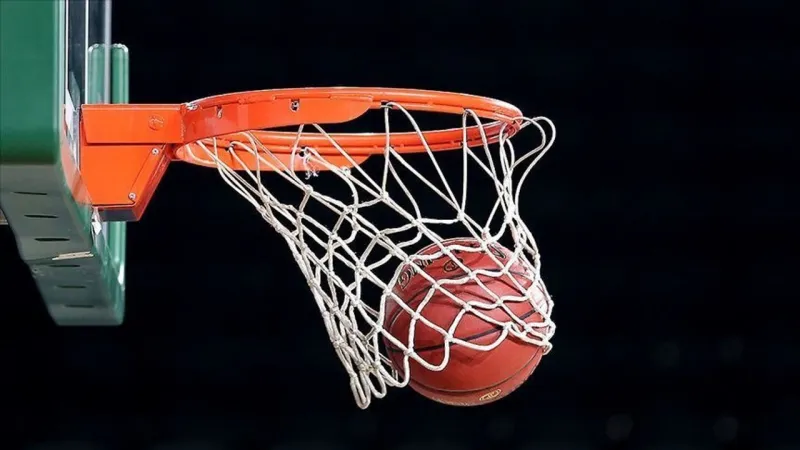 Efes Playoff'a Kalacak mı? Zalgiris Maçı Nefes Kesecek!