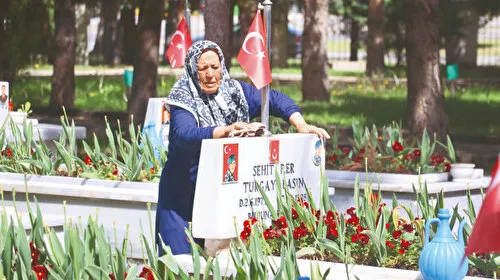 Anneler Gününde Şehit Anneleri Gözyaşlarına Boğuldu!