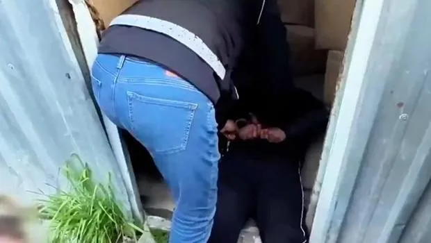 Başakşehir'de Şok Baskın! 880 KG Uyuşturucu Ele Geçirildi, 7 Zehir Taciri Yakalandı!