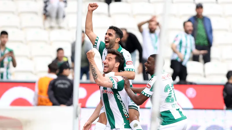 Konyaspor Rizespor'u Sahaya Gömdu! İşte Maçın Kritik Anları