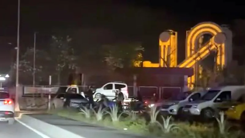 Küçükçekmece'de Müzik Terörü! Polis Bastı, Araçlar Çekildi