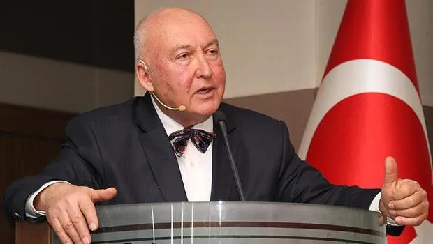 Ahmet Ercan'a Ne Oldu? Ünlü Profesör Beyin Kanaması Geçirdi!