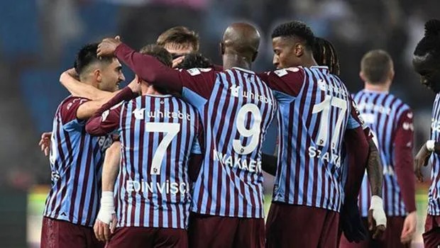 Trabzonspor Alanyaspor Maçı: Bordo Mavililer Sahada!
