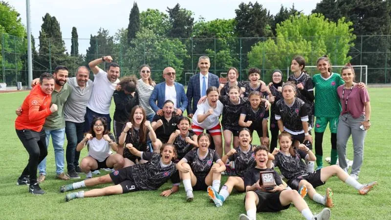Kadın Futbolunda Devrim! Ural Aküzüm'den Çarpıcı Açıklamalar