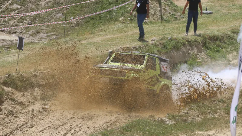 Zorlu parkurlarda yarıştılar; Off-road tutkunları Denizli'de buluştu