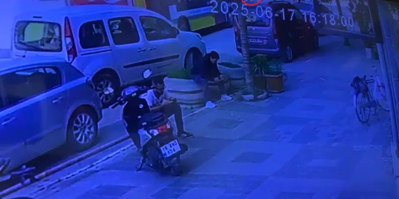 Bursa'da Feci Kaza! Otobüs Motosikleti Biçti: Yaralı Var!