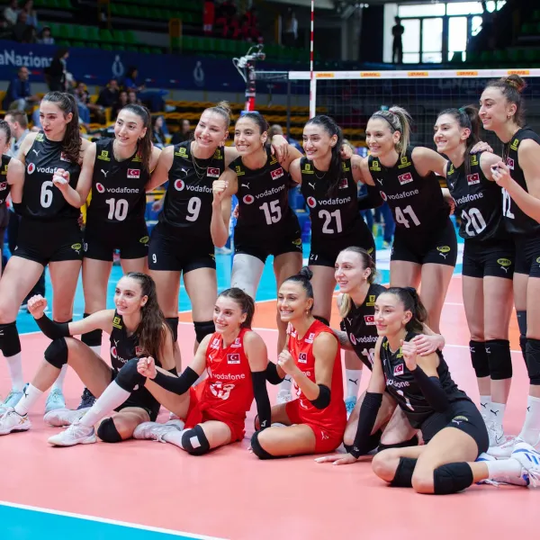 Sultanlar, Hollanda'ya set vermedi!