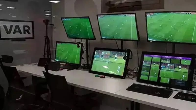 Süper Lig VAR Kayıtları Şoku! Fenerbahçe Maçında Neler Yaşandı?