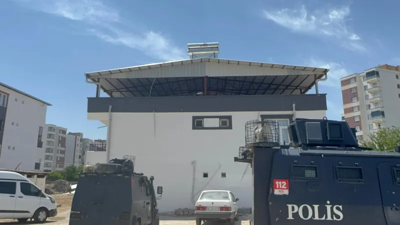 Diyarbakır'da Kan Donduran Olay! Babasını Çekiçle Yaraladı!