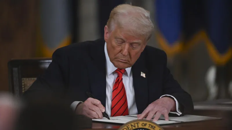 Trump'tan Şok Karar: İthal Kamyonlara Ek Vergi!