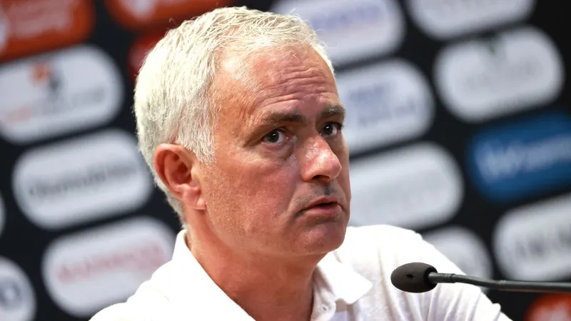Mourinho'dan Hakemlere Ağır Eleştiri: VAR Ne İşe Yarıyor?