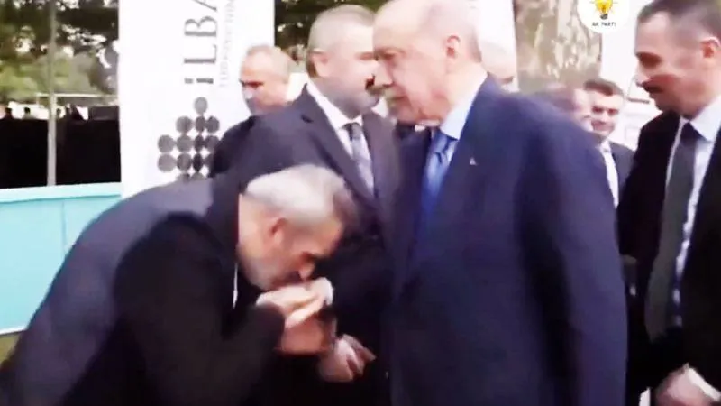 Yavuz Bingöl, Erdoğan'ın elini öptü